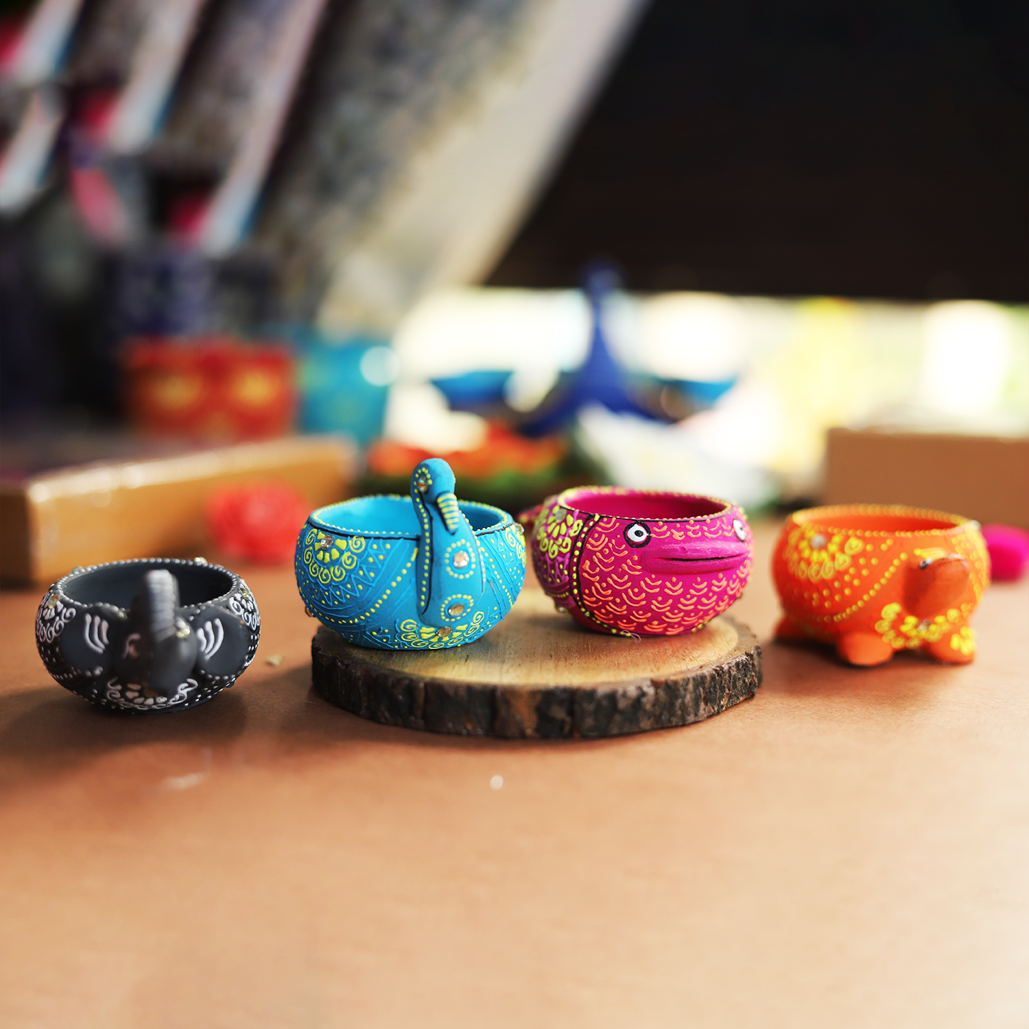 Hand-Painted Terracotta Animal Tealight Set – Artisanal 4-Piece Festive Home Decor Gift Box