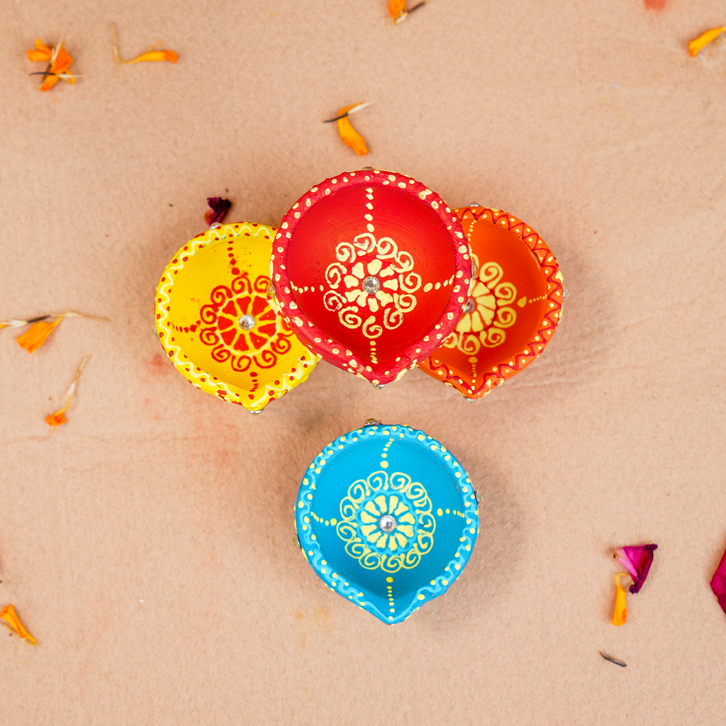 Sparkling Diwali Cracker Chocolate Gift Box – Festive Handcrafted Chocolates (Anar, Rocket, Chakri, Sutli Bomb, Ladi) with 4 Terracotta Diyas and Greeting Card