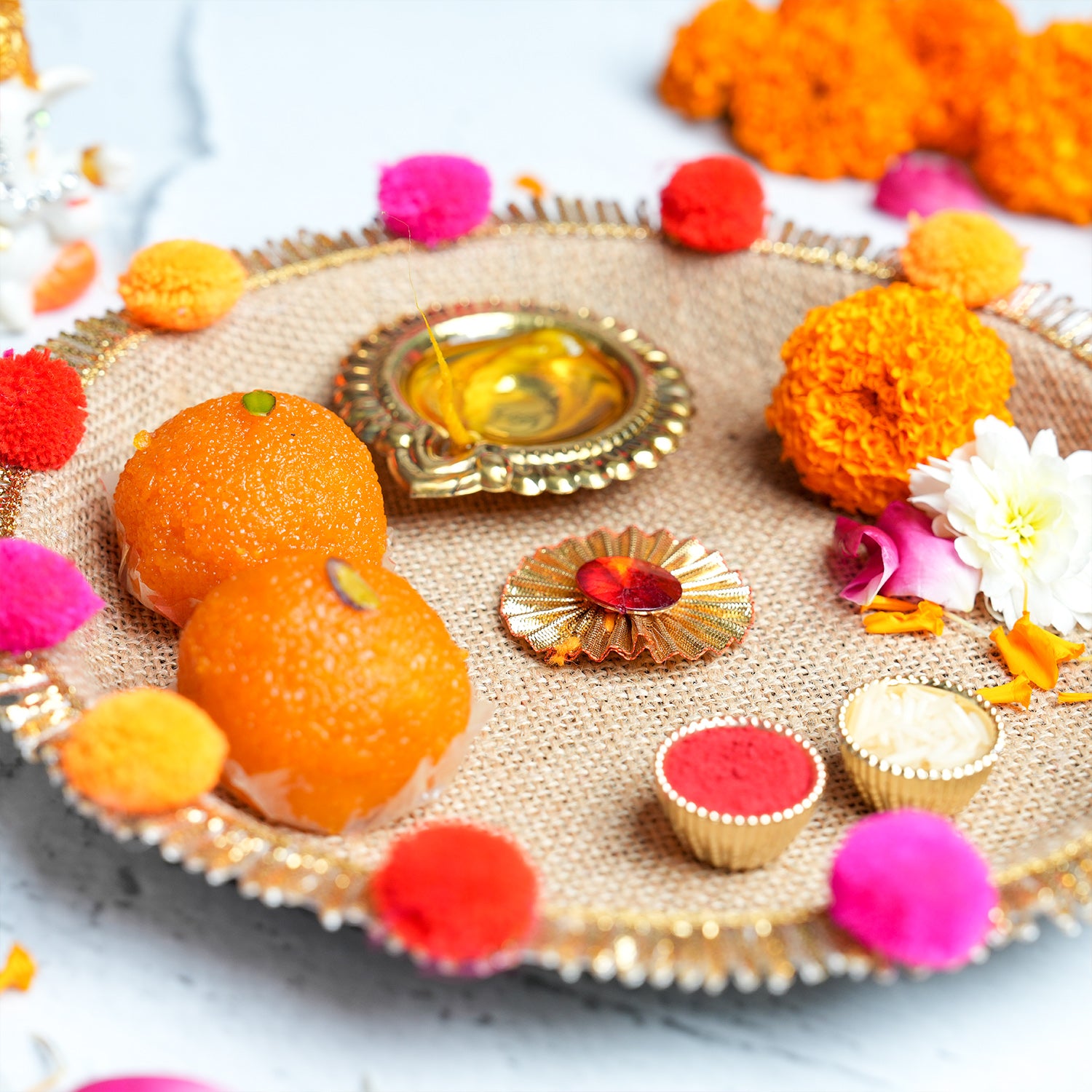Handcrafted Jute Floral Bhai Dooj Thali Set – Sacred Mauli Thread (8-Inch)