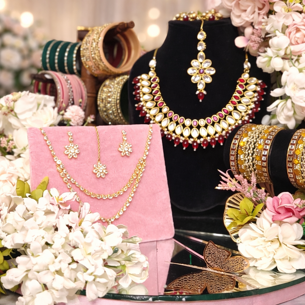 Premium Pink Floral Trousseau Tray – Elegant Bridal Gift Display & Saree Hamper